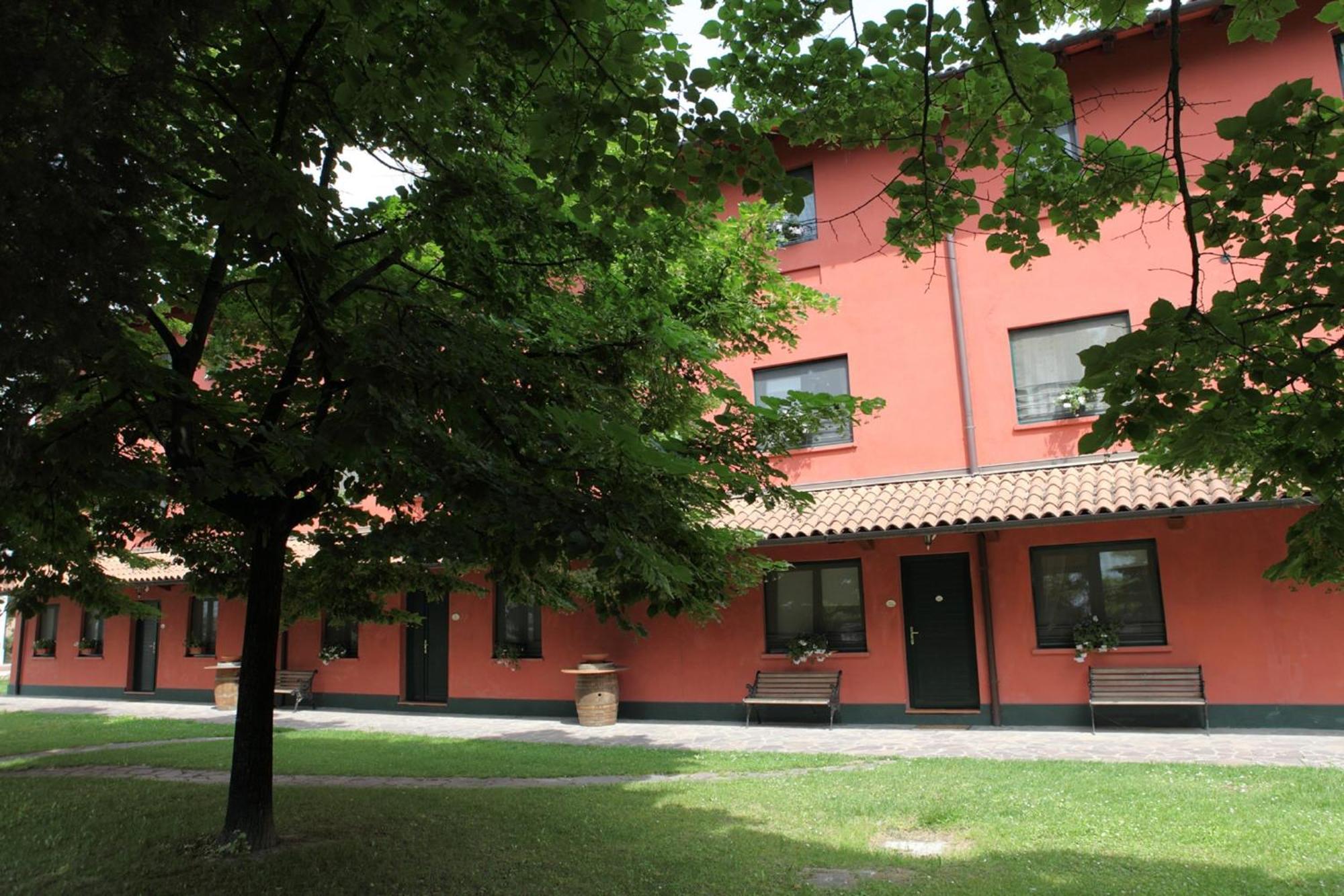 Agriturismo Isola Augusta Palazzolo dello Stella المظهر الخارجي الصورة
