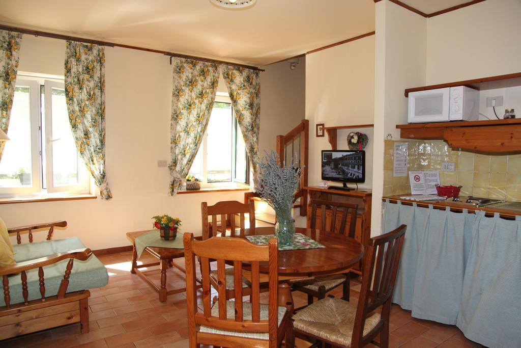 Agriturismo Isola Augusta Palazzolo dello Stella المظهر الخارجي الصورة