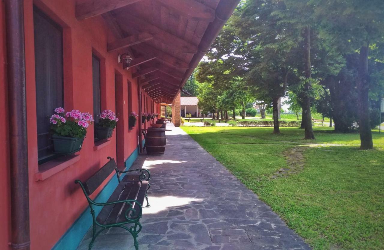 Agriturismo Isola Augusta Palazzolo dello Stella المظهر الخارجي الصورة