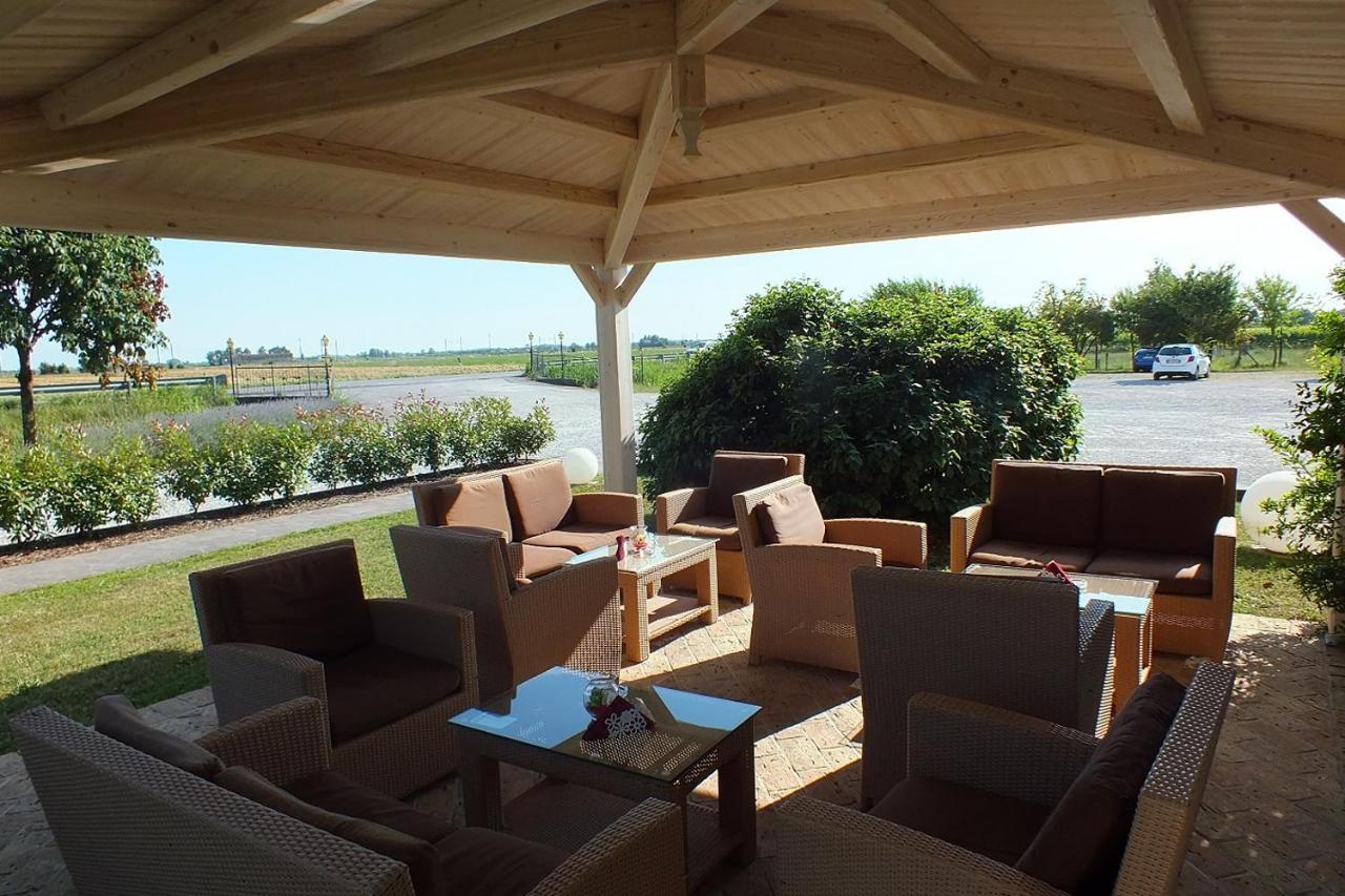 Agriturismo Isola Augusta Palazzolo dello Stella المظهر الخارجي الصورة